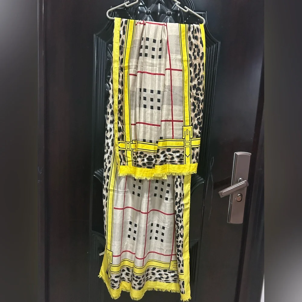 Burberry London shawl. Used . Condition 9/10 - Picture 6 of 7